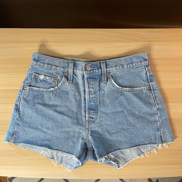 Levi 501® Original Fit High Rise Shorts - Picture 2 of 5